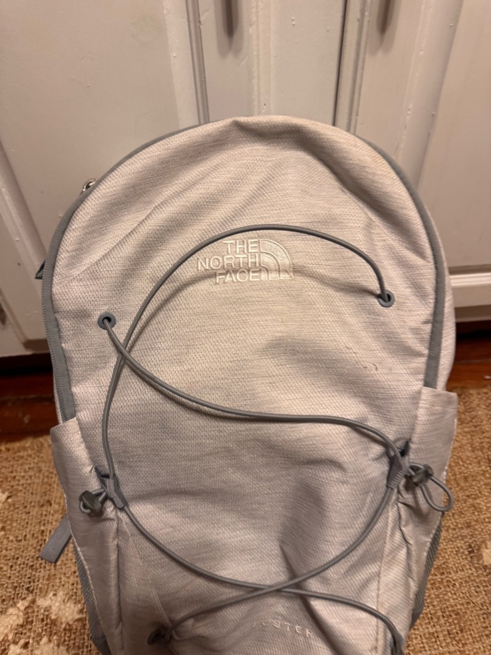 The north face womens jester backpack light gray 27.5 litres - Picture 3 of 6